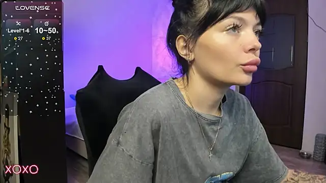 Snapshot of Mariella_Adamss chatting on 02/23/25, 03:51 Mariella Adamss online show from 02/23/25, 03:51