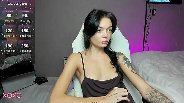 Snapshot of Mariella_Adamss chatting on 09/21/25, 12:54 Mariella Adamss online show from 09/21/25, 12:54