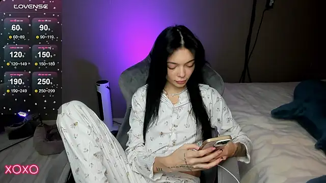 Mariella Adamss online show from 12/21/25, 01:52