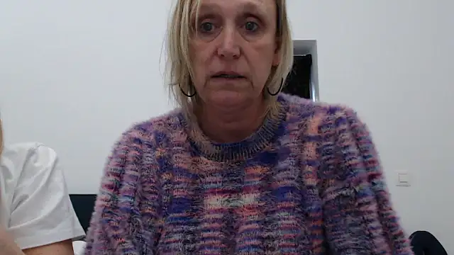 Snapshot of legalyblond chatting on 03/21/25, 12:28 legalyblond online show from 03/21/25, 12:28