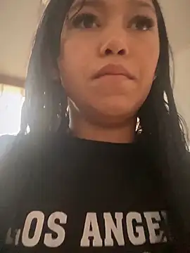 Snapshot of emily_rosse04 chatting on 11/21/25, 11:20 emily rosse04 online show from 11/21/25, 11:20