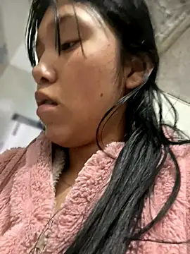 Snapshot of emily_rosse04 chatting on 10/25/25, 11:20 emily rosse04 online show from 10/25/25, 11:20