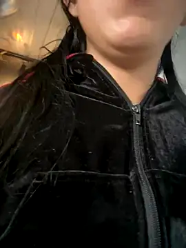 Snapshot of emily_rosse04 chatting on 11/26/25, 01:00 emily rosse04 online show from 11/26/25, 01:00