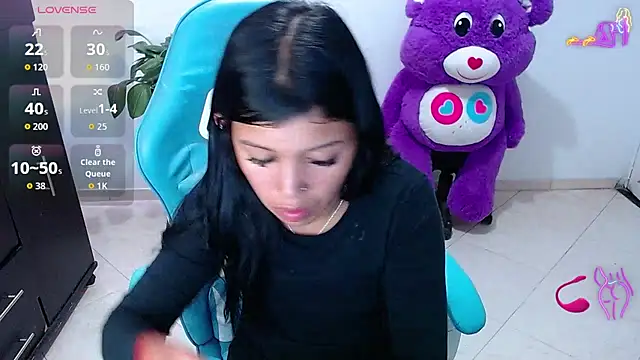 Snapshot of emily_rosse04 chatting on 05/11/26, 12:06 emily rosse04 online show from 05/11/26, 12:06