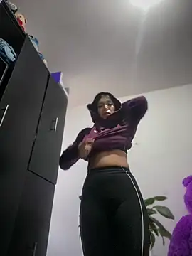 Snapshot of emily_rosse04 chatting on 03/24/26, 11:32 emily rosse04 online show from 03/24/26, 11:32