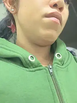 Snapshot of emily_rosse04 chatting on 03/19/25, 12:12 emily rosse04 online show from 03/19/25, 12:12