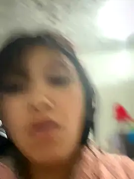 Snapshot of emily_rosse04 chatting on 10/04/25, 11:12 emily rosse04 online show from 10/04/25, 11:12