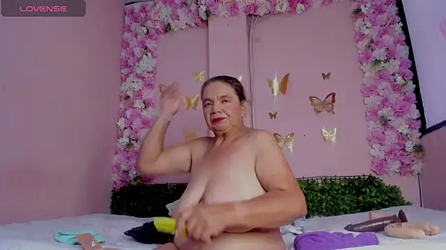 grandmother milf online show from 04/20/26, 02:40