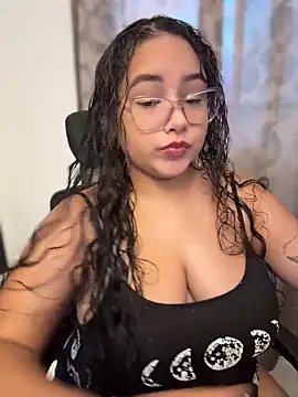 CurlyGirl 1 online show from 06/18/26, 11:21