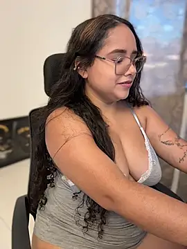 CurlyGirl 1 online show from 06/17/26, 11:25