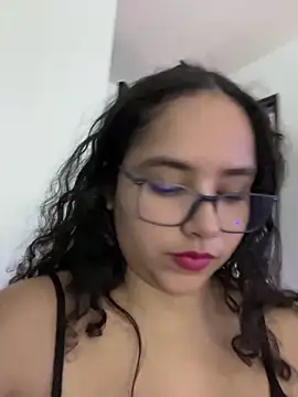 Snapshot of CurlyGirl_1 chatting on 03/14/25, 04:30 CurlyGirl 1 online show from 03/14/25, 04:30