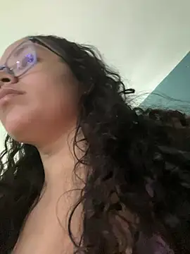 Snapshot of CurlyGirl_1 chatting on 02/07/25, 10:41 CurlyGirl 1 online show from 02/07/25, 10:41