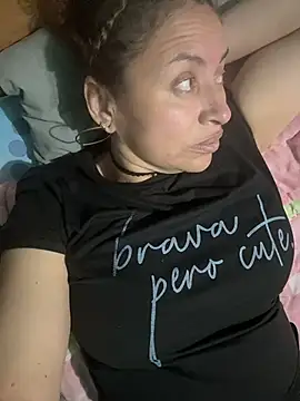 Snapshot of SheraHadee chatting on 11/12/25, 12:04 SheraHadee online show from 11/12/25, 12:04