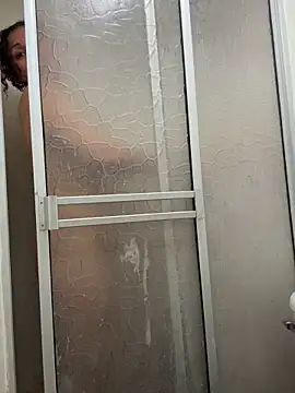 Snapshot of SheraHadee chatting on 10/04/25, 03:35 SheraHadee online show from 10/04/25, 03:35