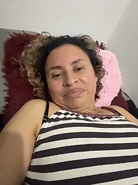 Snapshot of SheraHadee chatting on 06/18/26, 12:31 SheraHadee online show from 06/18/26, 12:31
