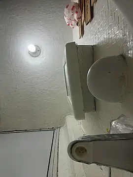 Snapshot of SheraHadee chatting on 11/02/25, 07:19 SheraHadee online show from 11/02/25, 07:19