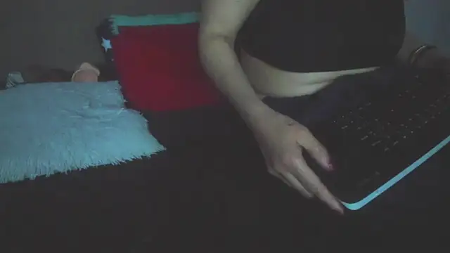 Snapshot of SheraHadee chatting on 11/04/25, 10:52 SheraHadee online show from 11/04/25, 10:52