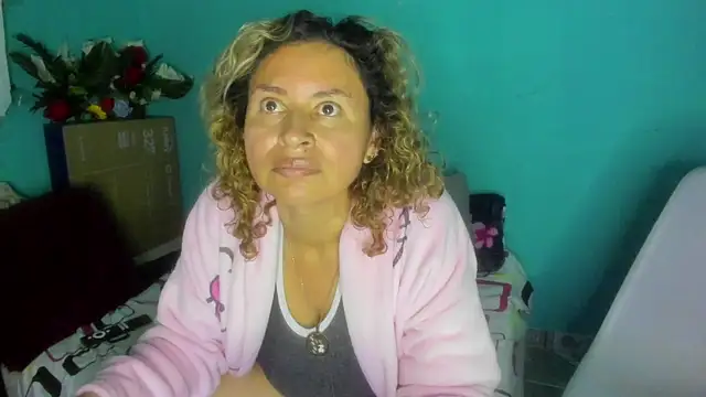 Snapshot of SheraHadee chatting on 06/13/26, 10:46 SheraHadee online show from 06/13/26, 10:46