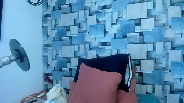 Snapshot of angel_dthroatt chatting on 06/10/26, 12:06 angel dthroatt online show from 06/10/26, 12:06