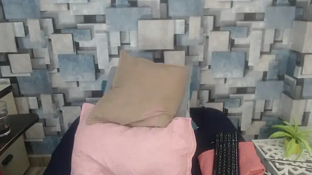 angel dthroatt online show from 01/07/26, 12:10