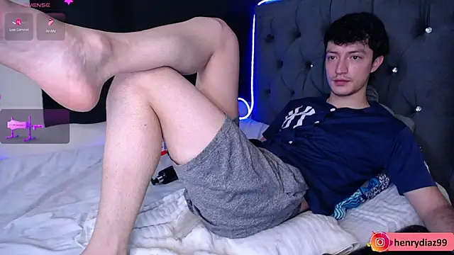 Snapshot of henry_diiaz chatting on 03/22/25, 02:47 henry diiaz online show from 03/22/25, 02:47