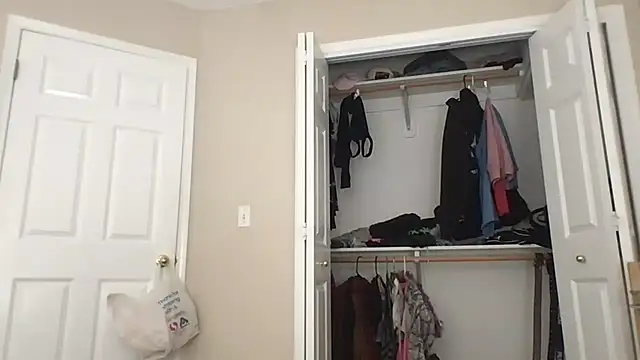 Snapshot of kittycatkendra chatting on 09/23/25, 11:56 kittycatkendra online show from 09/23/25, 11:56