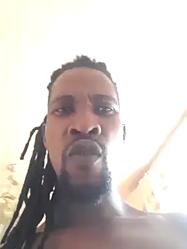 Snapshot of koolbend chatting on 12/22/24, 01:22 koolbend online show from 12/22/24, 01:22