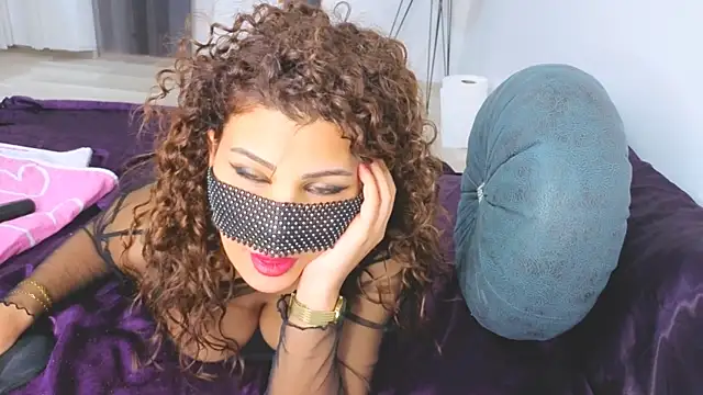 Snapshot of Turkish_Latina chatting on 05/23/26, 02:38 Turkish Latina online show from 05/23/26, 02:38