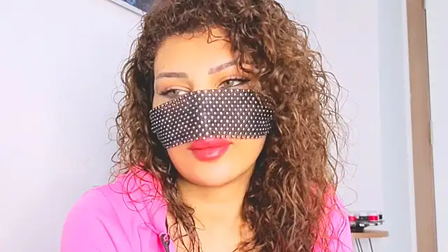 Snapshot of Turkish_Latina chatting on 05/28/26, 10:43 Turkish Latina online show from 05/28/26, 10:43
