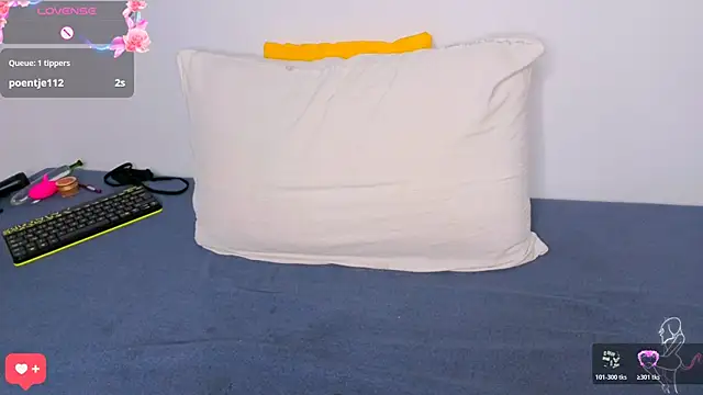 Snapshot of Turkish_Latina chatting on 11/13/25, 04:27 Turkish Latina online show from 11/13/25, 04:27