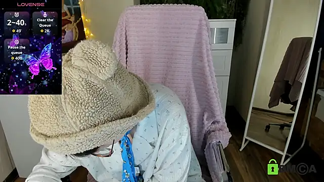 Melissa Wells online show from 10/03/25, 09:38