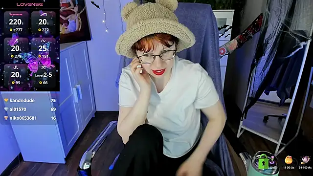 Melissa Wells online show from 10/31/25, 04:31