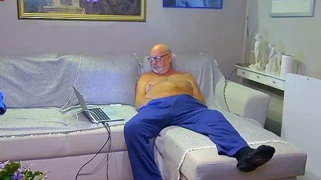 Snapshot of sperpa chatting on 11/07/25, 06:45 sperpa online show from 11/07/25, 06:45