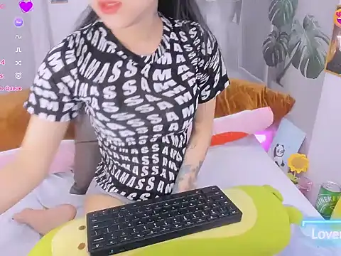 Ly   online show from 04/11/26, 03:03