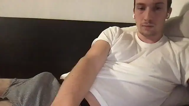 Snapshot of hungandfun05 chatting on 02/06/25, 05:19 hungandfun05 online show from 02/06/25, 05:19