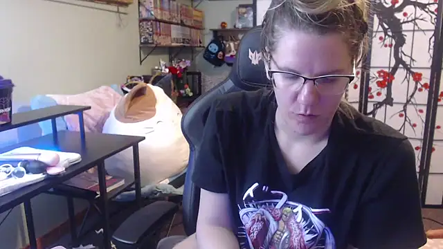 Sarahtineke online show from 03/04/26, 03:42