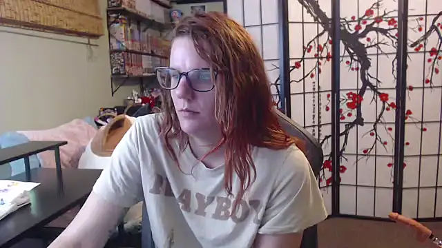 Sarahtineke online show from 04/20/26, 04:52