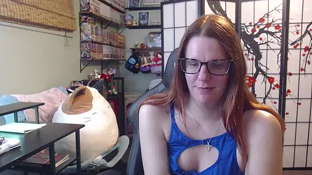 Sarahtineke online show from 05/04/26, 02:04
