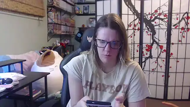 Sarahtineke online show from 03/19/26, 03:45