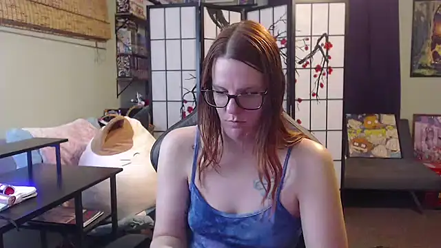 Sarahtineke online show from 05/27/26, 04:03