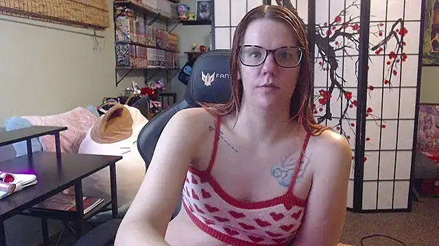 Sarahtineke online show from 05/28/26, 05:08