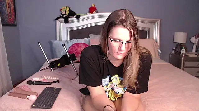 Snapshot of Sarahtineke chatting on 01/08/26, 12:05 Sarahtineke online show from 01/08/26, 12:05