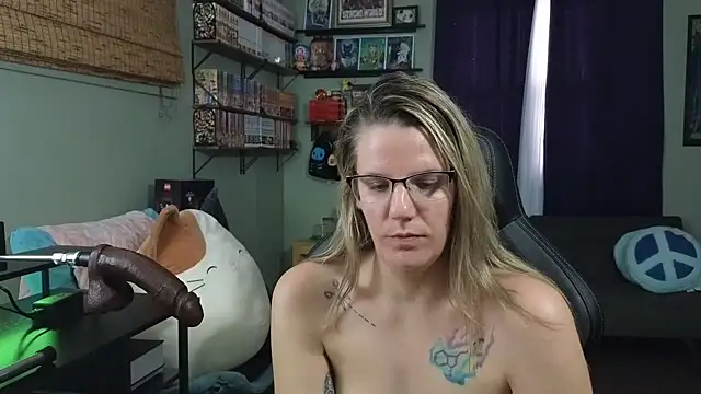 Snapshot of Sarahtineke chatting on 12/11/24, 07:46 Sarahtineke online show from 12/11/24, 07:46