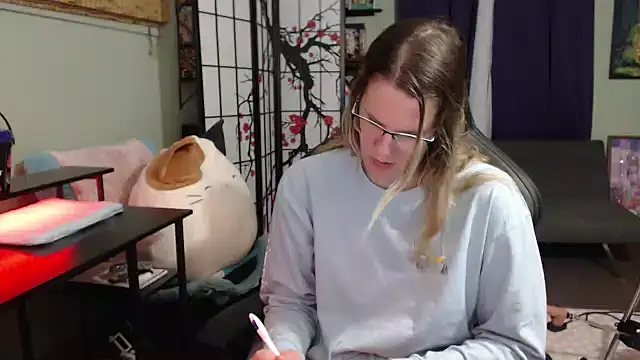 Snapshot of Sarahtineke chatting on 11/10/25, 01:21 Sarahtineke online show from 11/10/25, 01:21