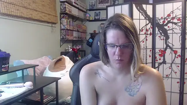 Snapshot of Sarahtineke chatting on 02/14/26, 05:46 Sarahtineke online show from 02/14/26, 05:46