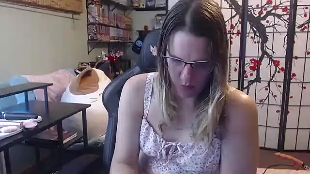 Sarahtineke online show from 03/08/26, 03:04