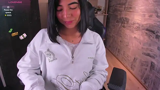 NicolRoss  online show from 10/10/25, 02:07