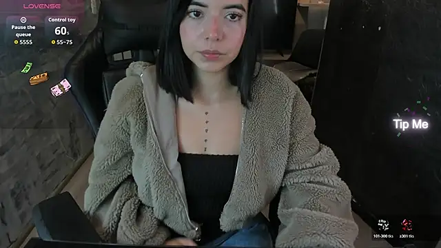 NicolRoss  online show from 11/04/25, 01:48