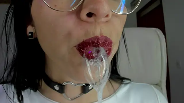 Snapshot of Katty_mouth chatting on 02/14/25, 07:02 Katty mouth online show from 02/14/25, 07:02