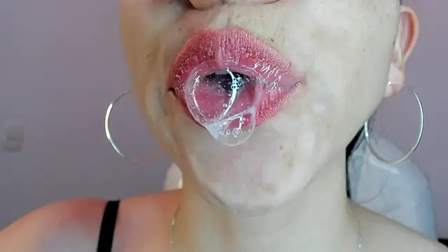 Snapshot of Katty_mouth chatting on 06/04/26, 07:18 Katty mouth online show from 06/04/26, 07:18